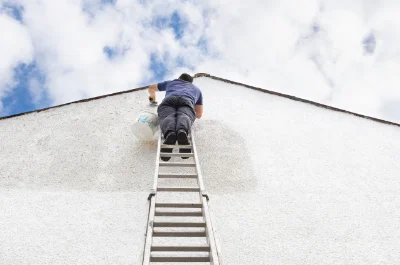 Peinture extérieure à Aron — façades et ravalement